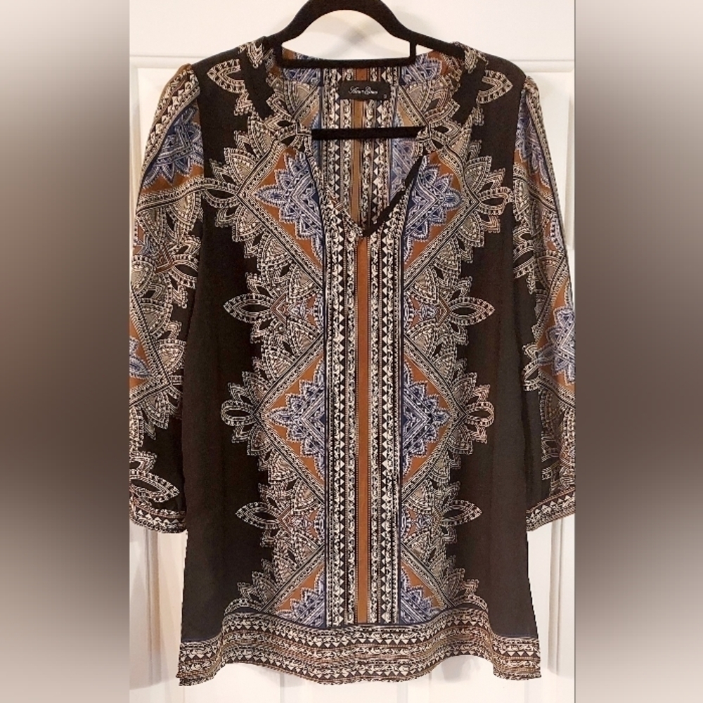 Anna Grace Multicolor Tunic Top 3/4 sleeves.